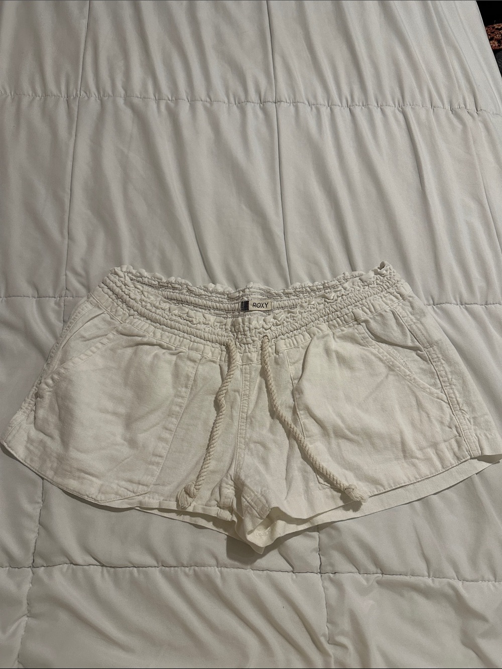 Roxy Women's Cream Elastic Drawstring Athletic Shorts